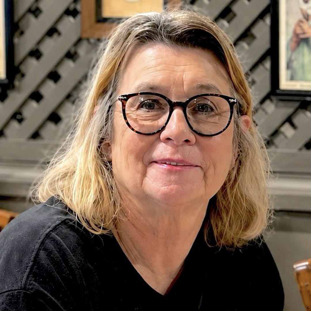 speaker photo